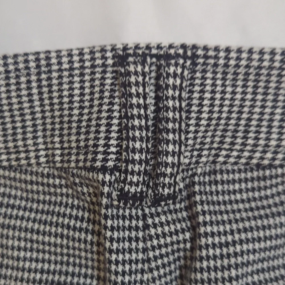 LOFT Marisa Houndstooth Crop Pants, Color Black/White Size 6 - Picture 13 of 14